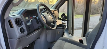 Picture of 2016 Ford E-350 ADA Shuttle Bus