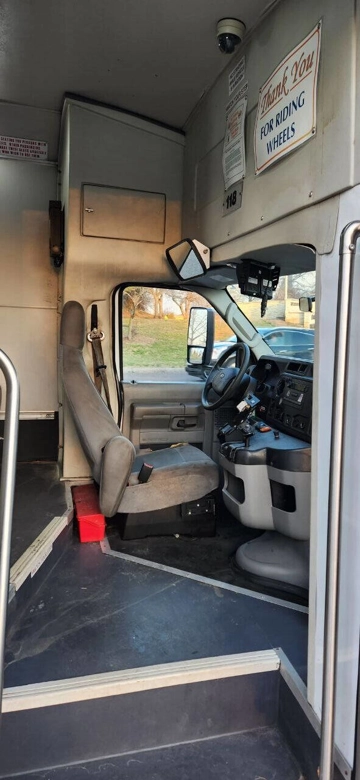 Picture of 2016 Ford E-350 ADA Shuttle Bus