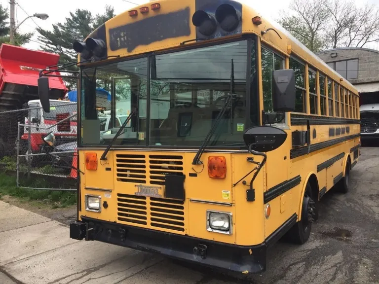 Picture of 2000 Thomas Built Buses Saf-T-Liner EF School Bus