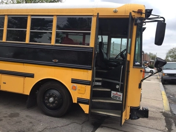 Picture of 2000 Thomas Built Buses Saf-T-Liner EF School Bus
