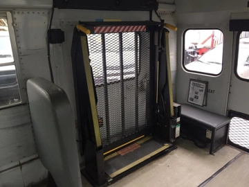 Picture of 2000 Thomas Built Buses Saf-T-Liner EF School Bus