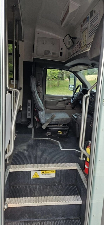 Picture of 2015 Chevrolet 4500 Shuttle Bus ADA
