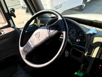 Picture of 2013 International PC505 Starcraft Mid Size Bus
