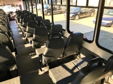 Picture of 2013 International PC505 Starcraft Mid Size Bus