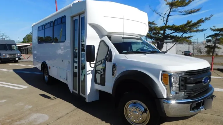 Picture of 2017 Ford F-550 Shuttle Bus