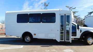 Picture of 2017 Ford F-550 Shuttle Bus