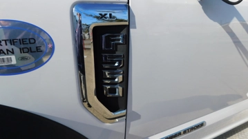 Picture of 2017 Ford F-550 Shuttle Bus