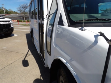 Picture of 2008 Chevrolet Express Shuttle Bus