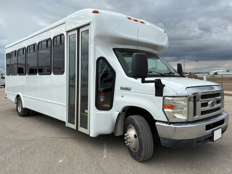 Picture of 2012 Ford E450 Starcraft 