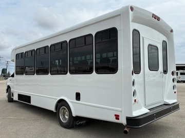Picture of 2012 Ford E450 Starcraft 