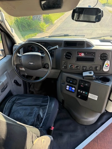 Picture of 2015 Ford E450 22P Party Bus