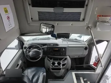 2019 FORD E350 ADA
