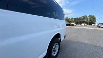 Picture of 2017 CHEVROLET EXPRESS G3500 Passenger Van