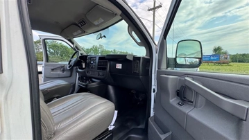 Picture of 2017 CHEVROLET EXPRESS G3500 Passenger Van