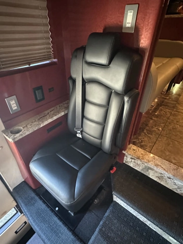 Picture of 2010 Prevost H3-45 Motorcoach Conversion