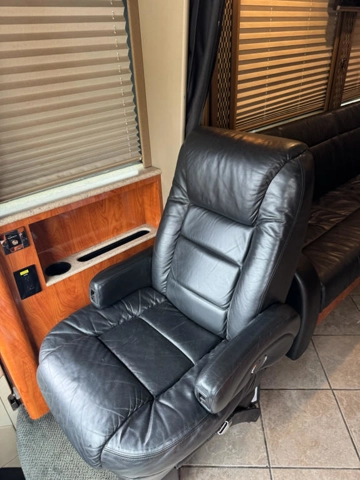 Picture of 2010 Prevost XLII Entertainer Motorcoach Conversion