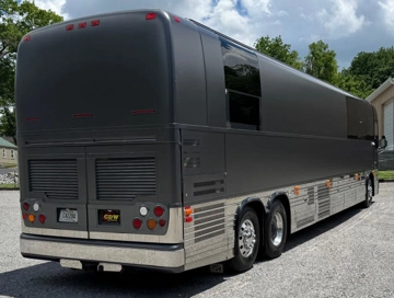 Picture of 2009 Prevost XLII Entertainer Motorcoach