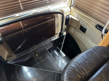 Picture of 2009 Prevost XLII Entertainer Motorcoach