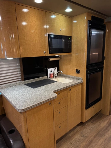 Picture of 2009 Prevost XLII Entertainer Motorcoach