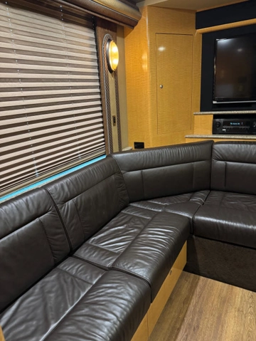 Picture of 2009 Prevost XLII Entertainer Motorcoach