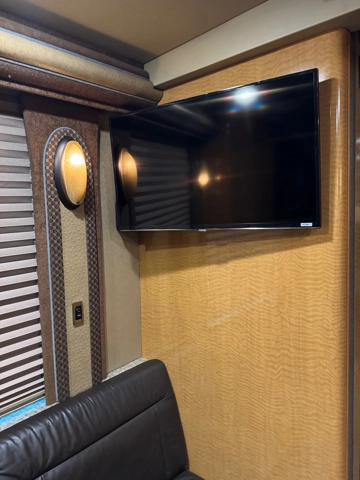 Picture of 2009 Prevost XLII Entertainer Motorcoach