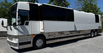 Picture of 2009 Prevost XLII Entertainer Motorcoach