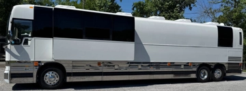 Picture of 2009 Prevost XLII Entertainer Motorcoach