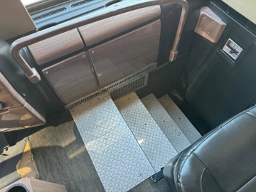 Picture of 2009 Prevost XLII Entertainer Motorcoach