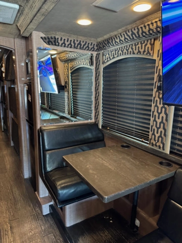 Picture of 2009 Prevost XLII Entertainer Motorcoach