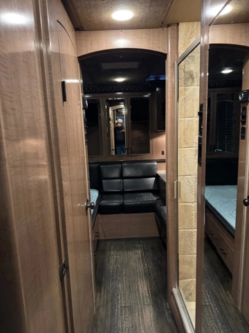Picture of 2009 Prevost XLII Entertainer Motorcoach