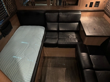 Picture of 2009 Prevost XLII Entertainer Motorcoach