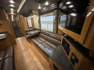Picture of 2009 Prevost XLII Entertainer Bus Motorhome