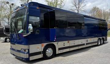 Picture of 2008 Prevost Entertainer Motorcoach Conversion