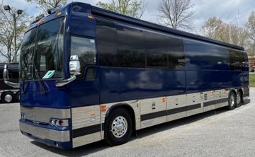 Picture of 2008 Prevost Entertainer Motorcoach Conversion