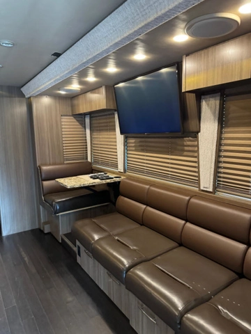 Picture of 2008 Prevost Entertainer Motorcoach Conversion