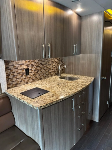 Picture of 2008 Prevost Entertainer Motorcoach Conversion