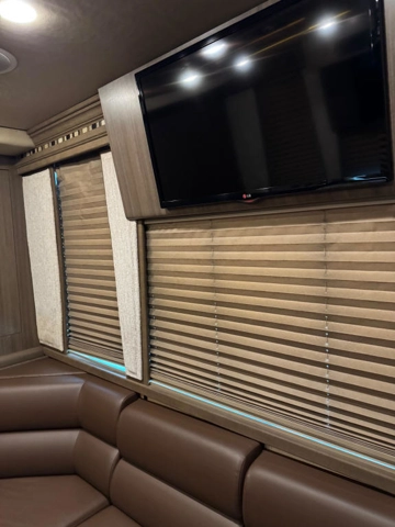 Picture of 2008 Prevost Entertainer Motorcoach Conversion