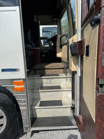 Picture of 2007 Prevost Entertainer Motorcoach
