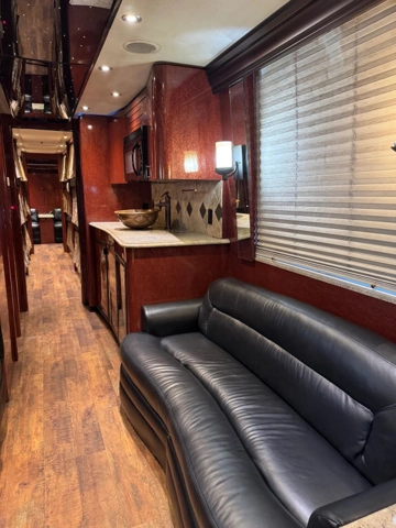 Picture of 2007 Prevost Entertainer Motorcoach