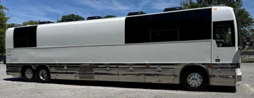 Picture of 2005 Prevost XLII Entertainer Motorcoach