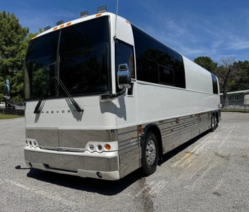 Picture of 2005 Prevost XLII Entertainer Motorcoach