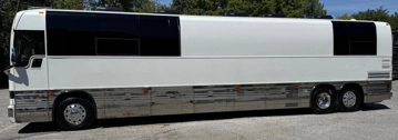 Picture of 2005 Prevost XLII Entertainer Motorcoach