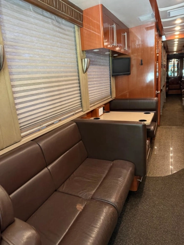 Picture of 2005 Prevost XLII Entertainer Motorcoach