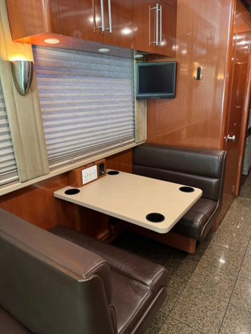 Picture of 2005 Prevost XLII Entertainer Motorcoach