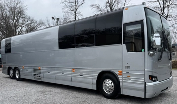 Picture of 2005 Prevost XLII Entertainer Motorcoach Conversion