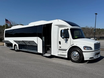 Picture of 2026 Freightliner Summit Coach Bus