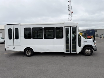 Picture of 2018 Ford E450 Shuttle Bus