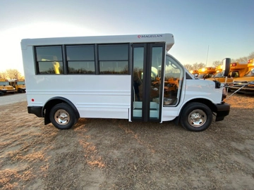 Picture of 2027 Chevy Magellan MPV Shuttle Bus
