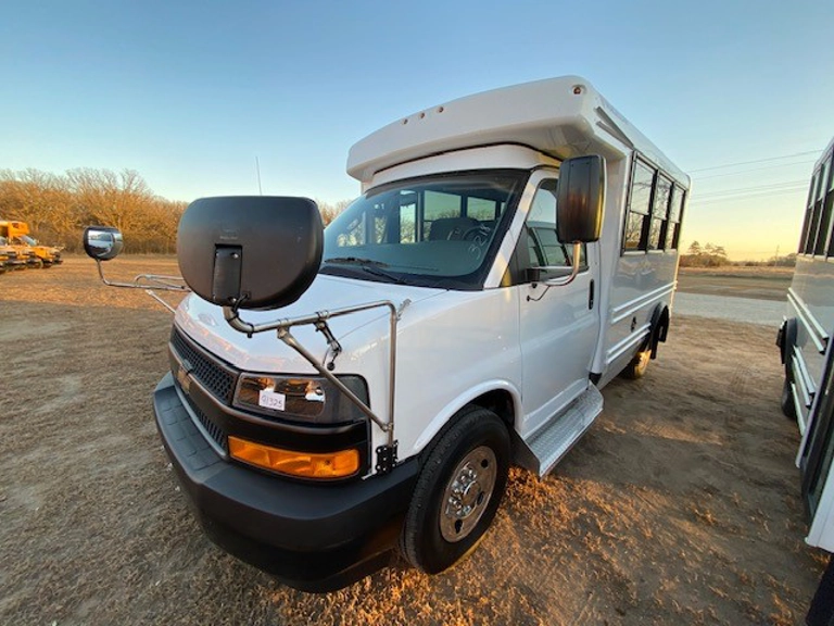 Picture of 2027 Chevy Magellan MPV Shuttle Bus