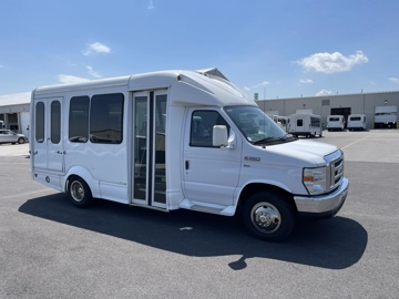 Picture of 2016 Ford E350 Starcraft Shuttle Bus